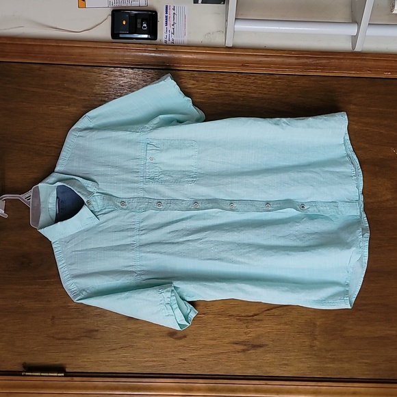 Men's Izod button up 100% cotton shirt - EUC - Picture 1 of 6